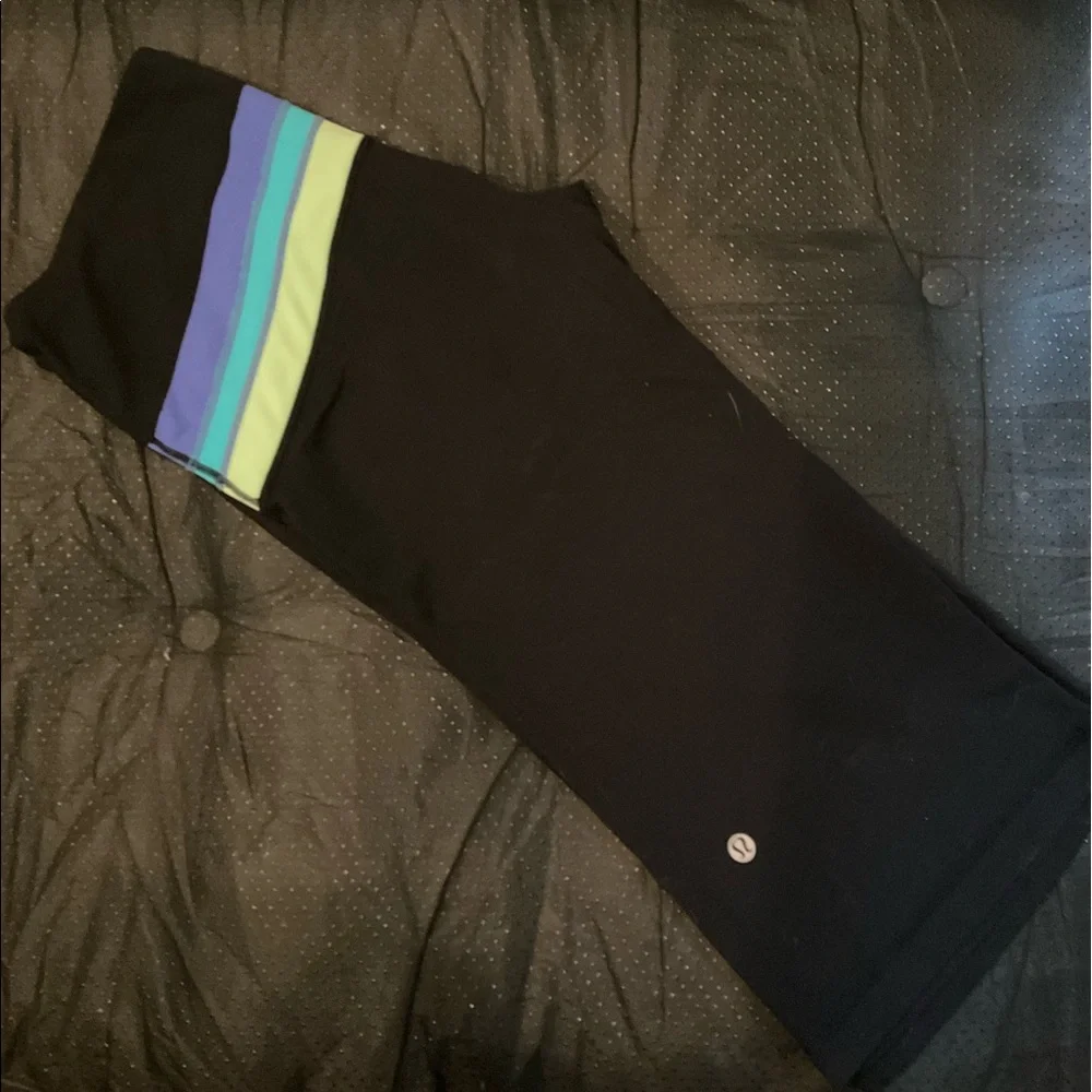 “LULULEMON” Reversible Cropped Pants with Tri Colour Top Band/ Stripe. - Picture 1 of 13